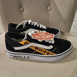 Women's Van Off The Wall Off White Willy Sneakers Store Display